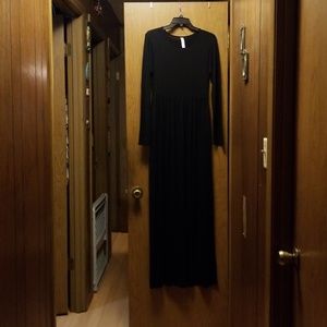 Black Maxi dress size medium